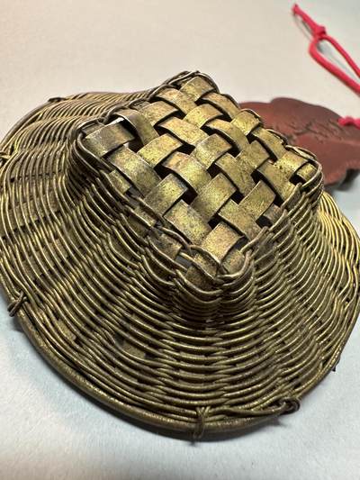 清-民国-建国｜老铜器专场.伍 民国老黄铜精巧手工编织小篮子摆件