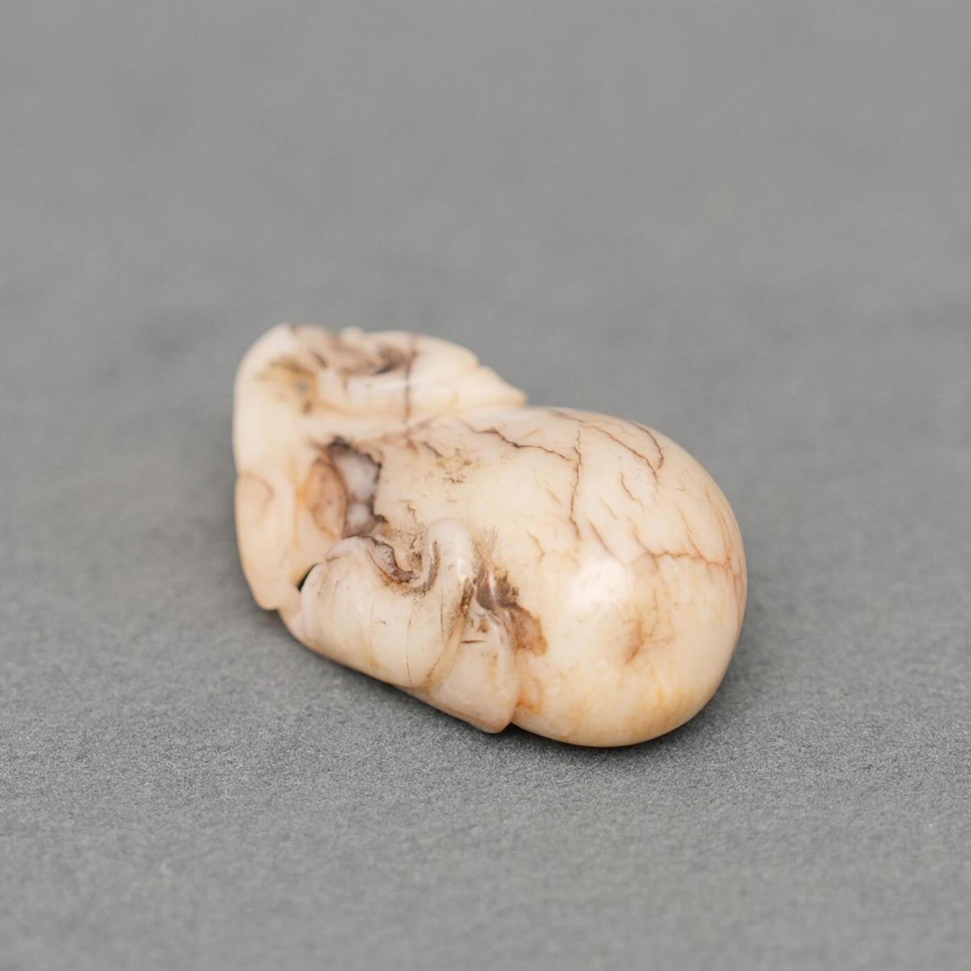 碧月说宝.韫玉流光-南京文物公司明清玉器专场（一） 黑沁瓜果圆雕