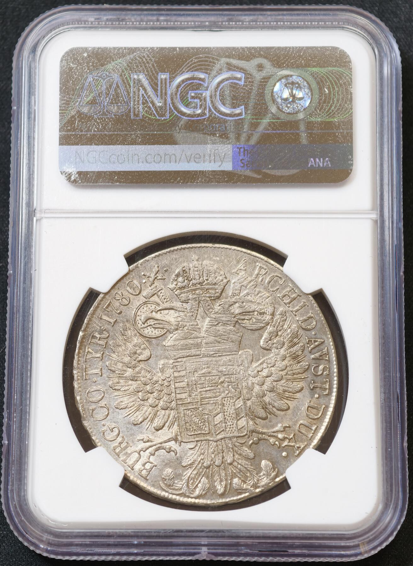 甄臻铺-世界币章拍卖（第60期），甄品场拍品征集中，送拍享返佣金等优惠多多