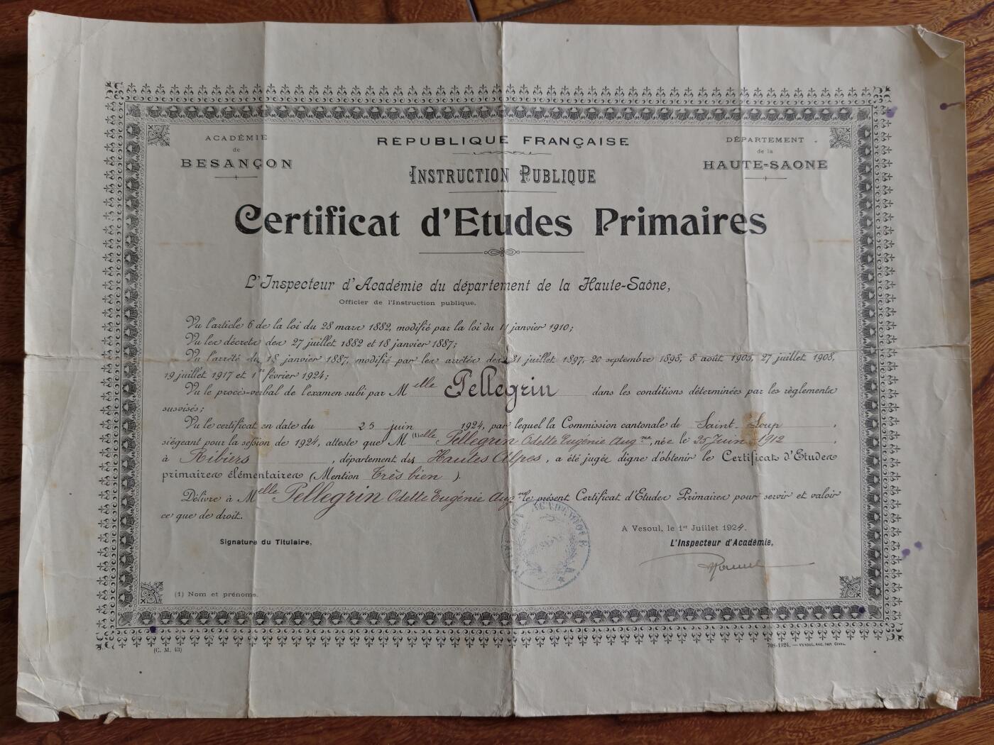 凯旋世界勋赏（第23期）（欢迎送拍）（对拍品有疑问请询问客服，不接受到手刀，出价默认拍品品相。请认真阅读拍卖规则！出价默认已认可！）（收到货请录制开箱视频，无视频概不处理问题。） 1924年法国上索恩省贝桑松学区初等学业结业证书