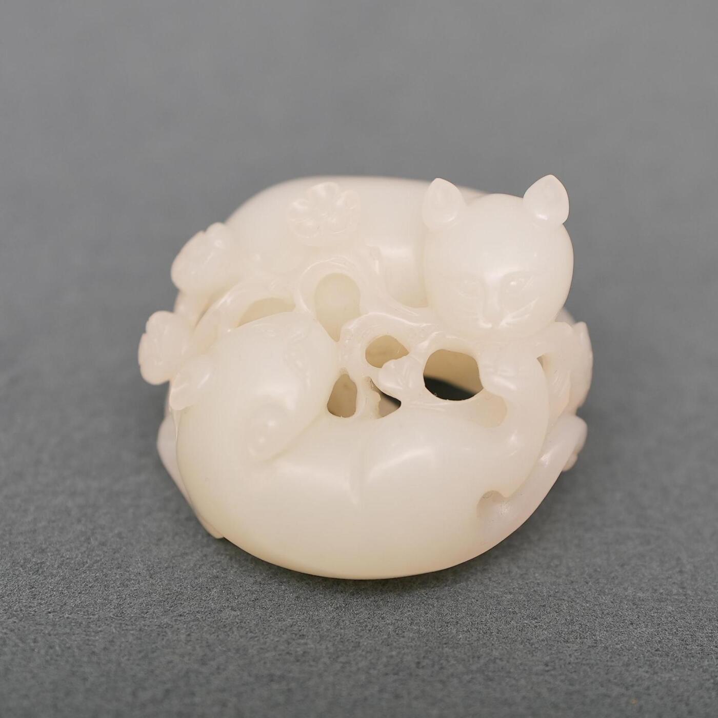 碧月说宝.韫玉流光-南京文物公司明清玉器专场（一） 白玉双欢圆雕