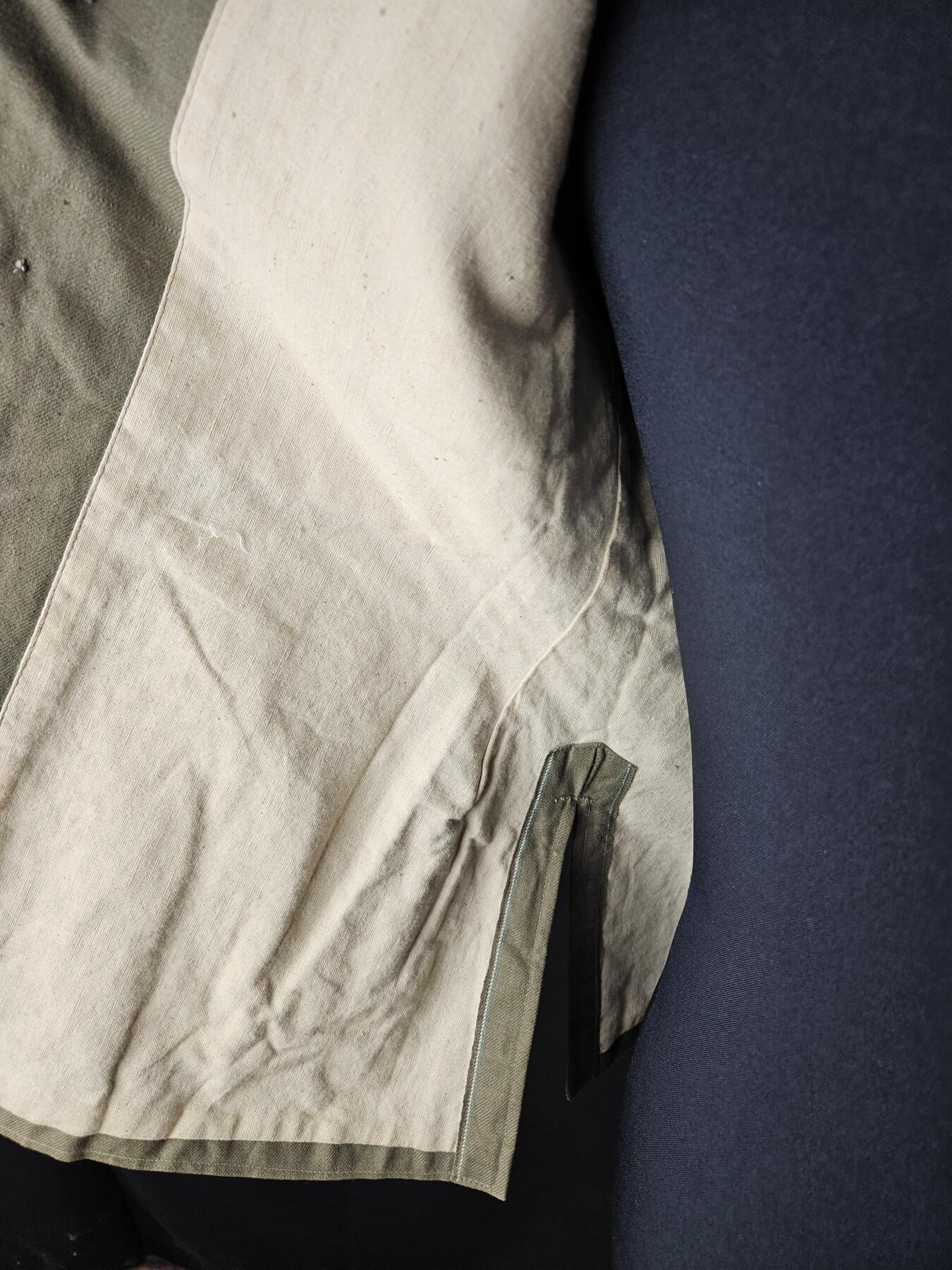 0元起拍勋章 第347期 咸鱼国勋章拍卖专场 4月19日（周日）下午6：00开始 苏联西伯利亚囚服 领围39 肩宽44 胸围94 衣长64 袖长55