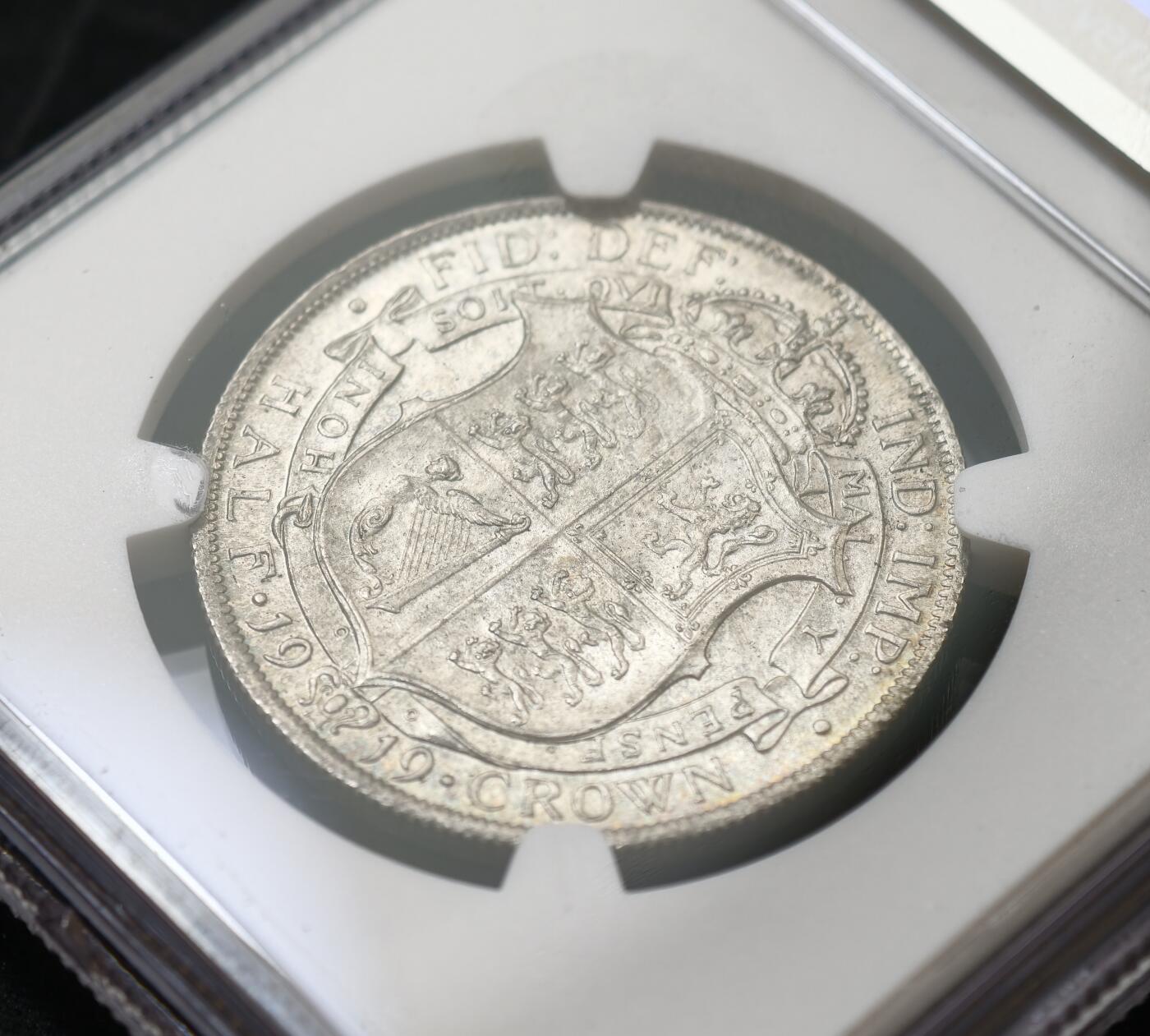 甄臻铺-世界币章拍卖（第60期），甄品场拍品征集中，送拍享返佣金等优惠多多