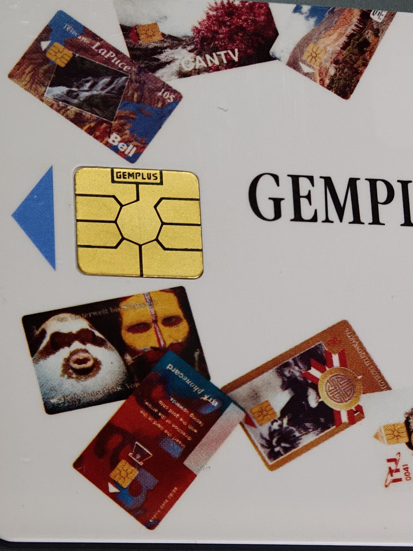 《卡拍》第347期拍卖4月18日晚22：10时延时截拍 金普斯IC卡《金普斯制卡5亿枚纪念，Telecom 95电信展赠卡》一枚新卡，芯片有轻微氧化，公藏评级68分。