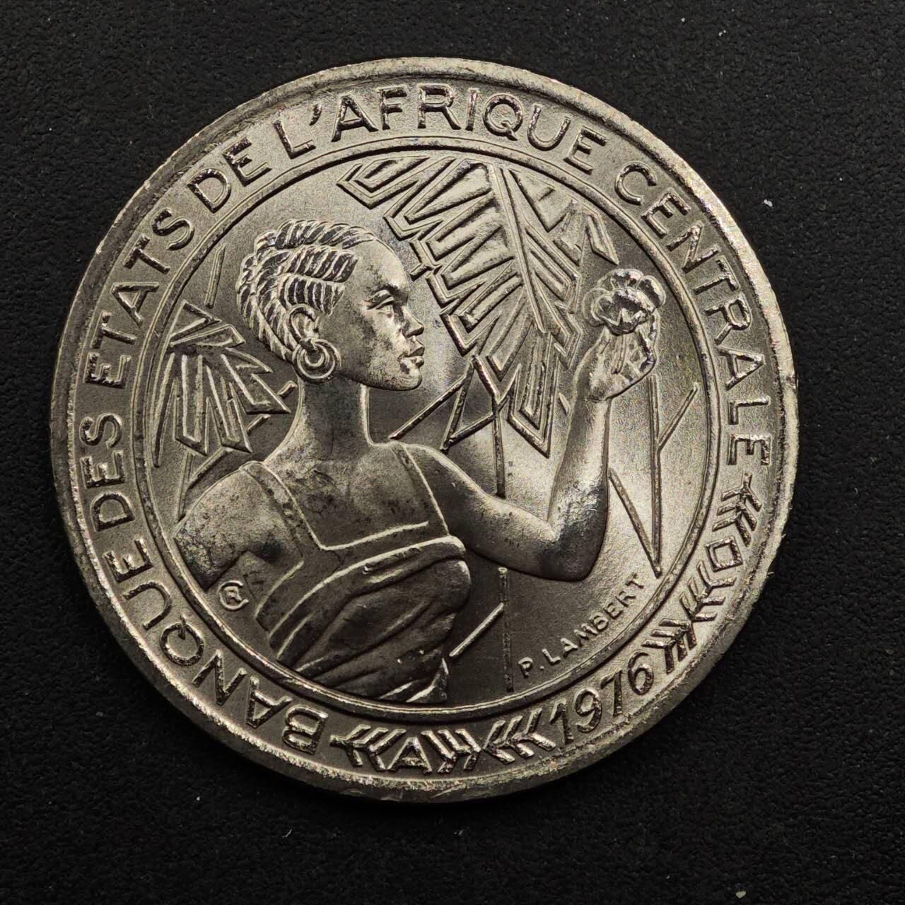 【淘币小摊】实时拍第八百九十二拍   散币场    每周一统一发货 中非乍得1976年500法郎镍币