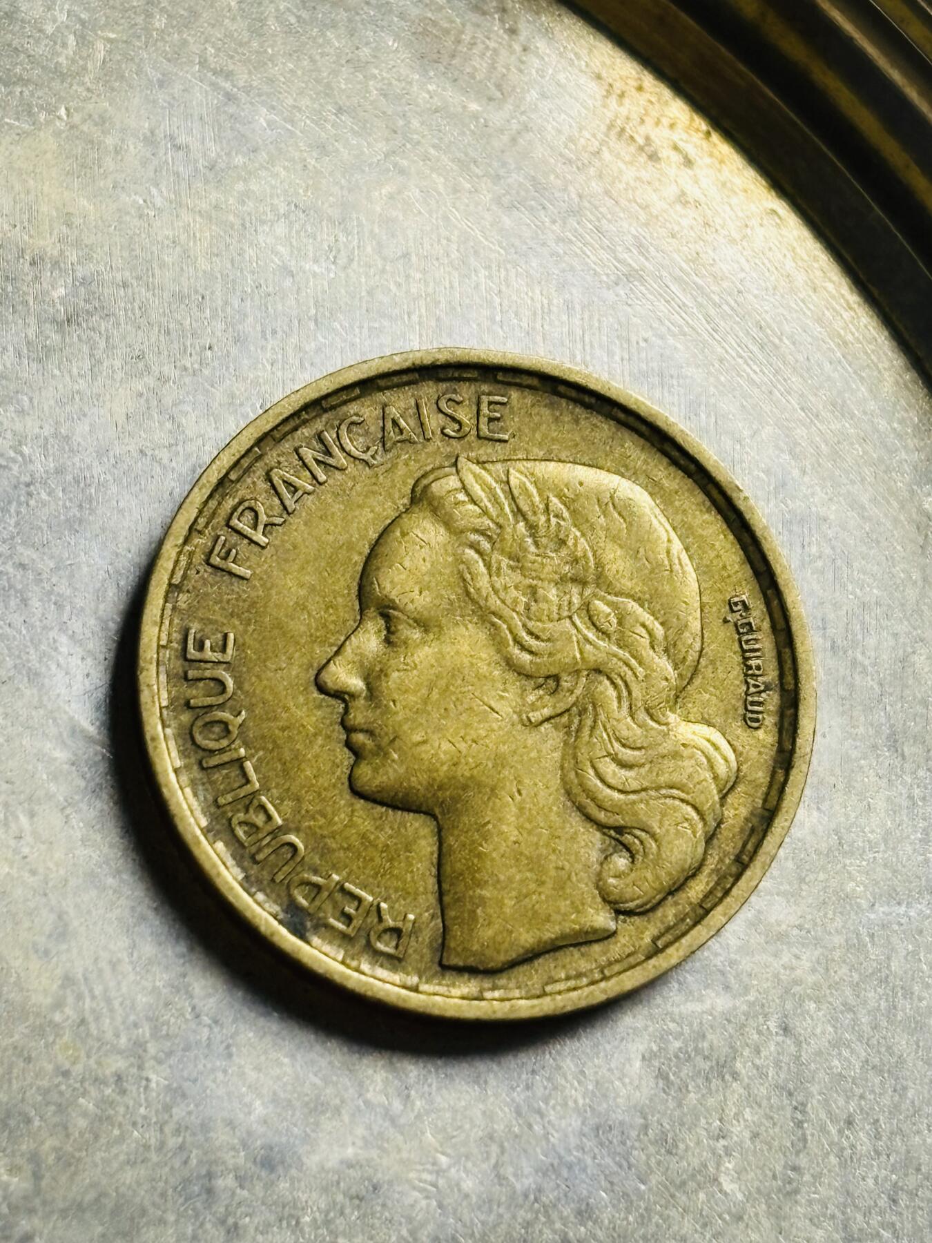 文馨钱币收藏第 300 场，银币，散币，小量德占比利时时期货币，长期接代拍业务 法兰西第四共和国 1953 年 10 法郎铜币 第六版本 B厂巴黎造