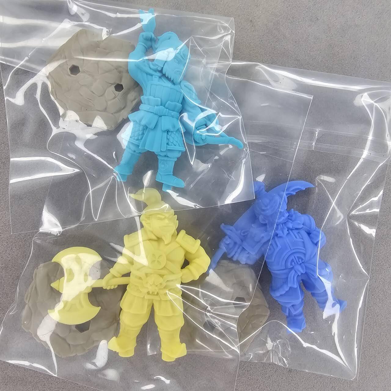 龙虎卡牌-八三场（满200元包邮，无佣金，每周六结拍，欢迎送拍） 卡游三国 不凡橡皮人3款 3