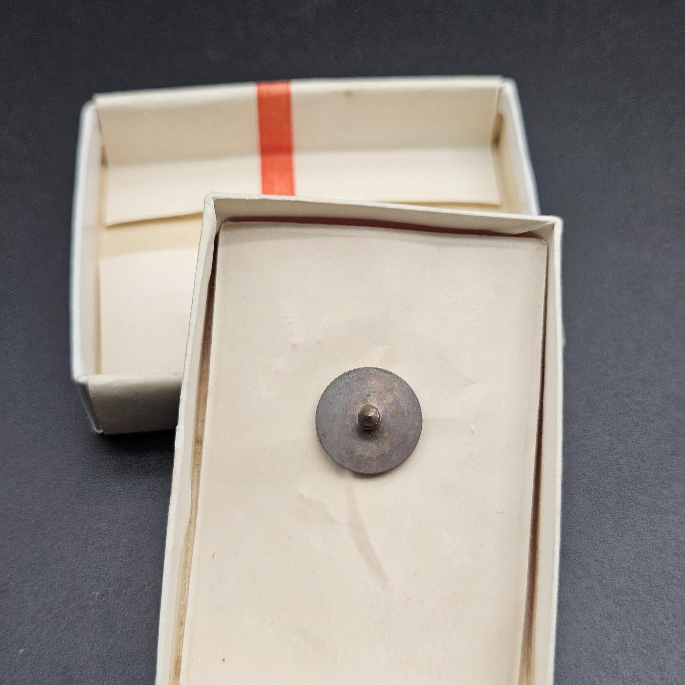 0元起拍勋章 第347期 咸鱼国勋章拍卖专场 4月19日（周日）下午6：00开始 日本珐琅章带盒