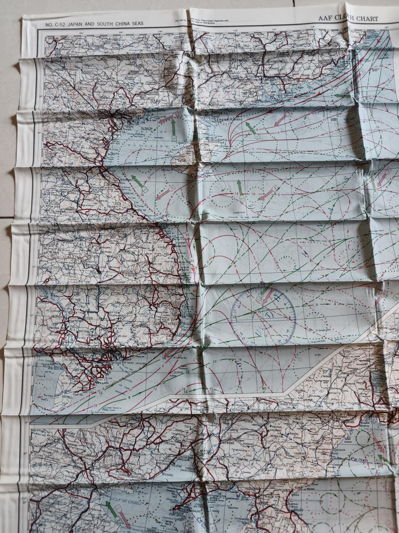 老王徽章第192期 美国二战陆军航空兵逃生图 正面为日本与中国南海 背面为中国东海 大型尺寸约1.2米×1.2米