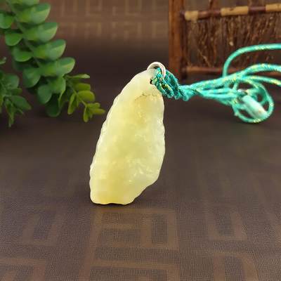 碧月说宝.君子怀瑾·当代和田玉清风专场(九) 青白玉戈壁料吊坠