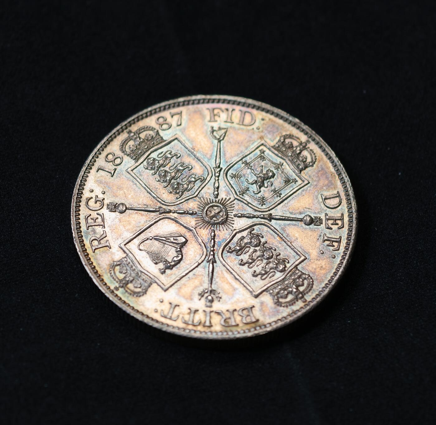 甄臻铺-世界币章拍卖（第60期），甄品场拍品征集中，送拍享返佣金等优惠多多