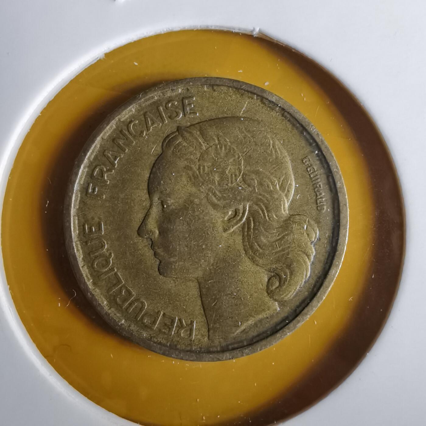 沼泽如烟--第1057场 法国1951年10法郎