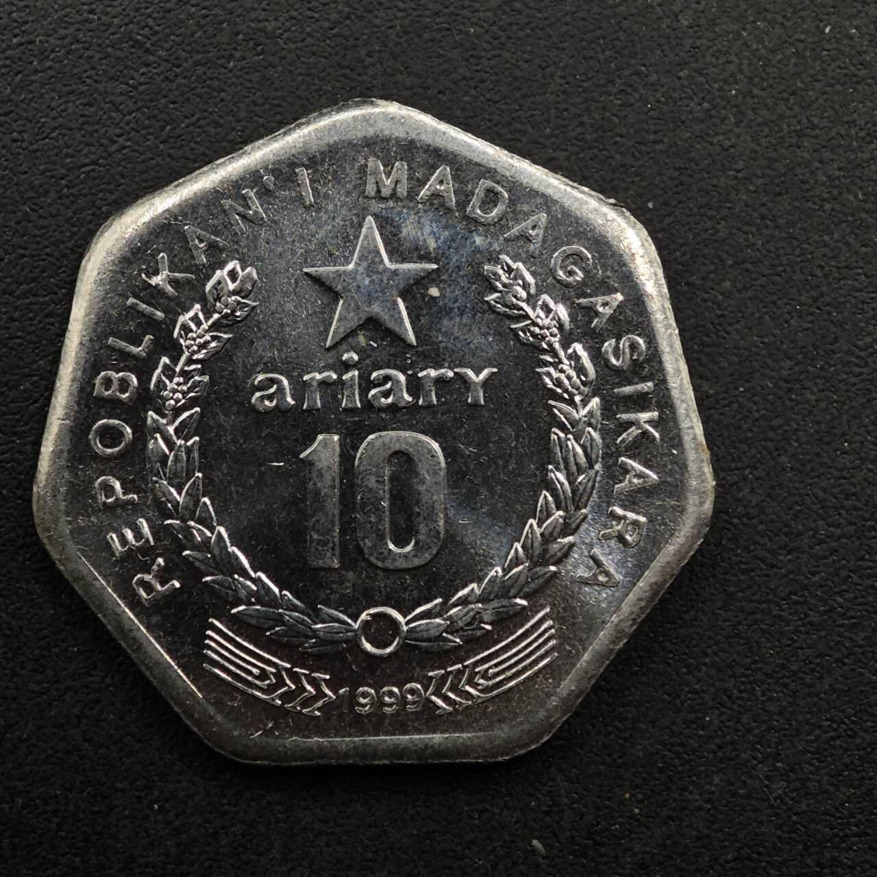 【淘币小摊】实时拍第八百九十三拍   散币场    每周一统一发货 马达加斯加1999年10阿里亚里