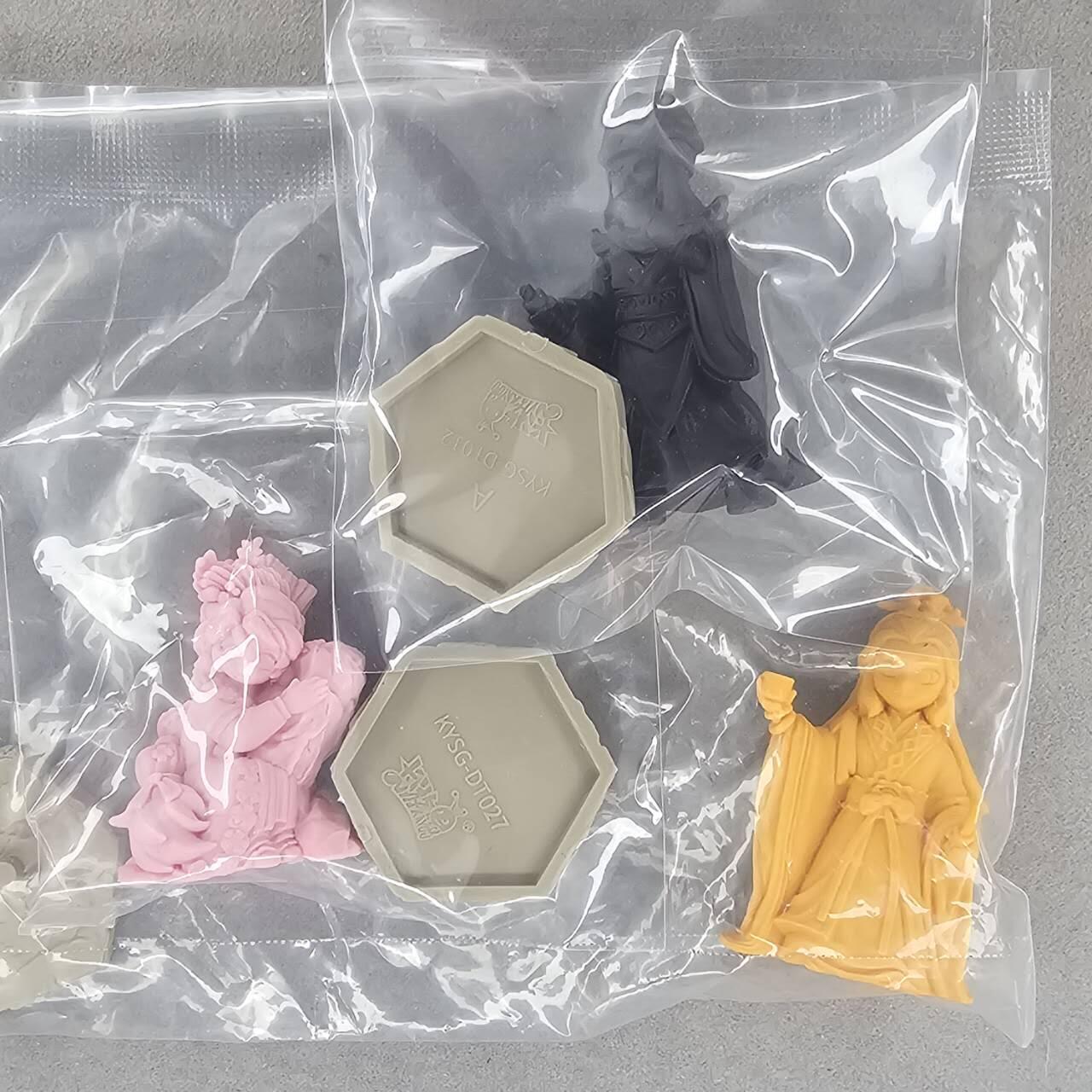 龙虎卡牌-八三场（满200元包邮，无佣金，每周六结拍，欢迎送拍） 卡游三国 不凡橡皮人3款 10