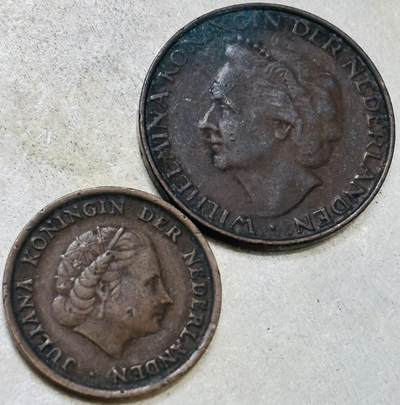 文馨钱币收藏第 300 场，银币，散币，小量德占比利时时期货币，长期接代拍业务 - 1948-50 年荷兰威廉明娜，朱莉安娜两任女王铜币，分别是关门年，首发年