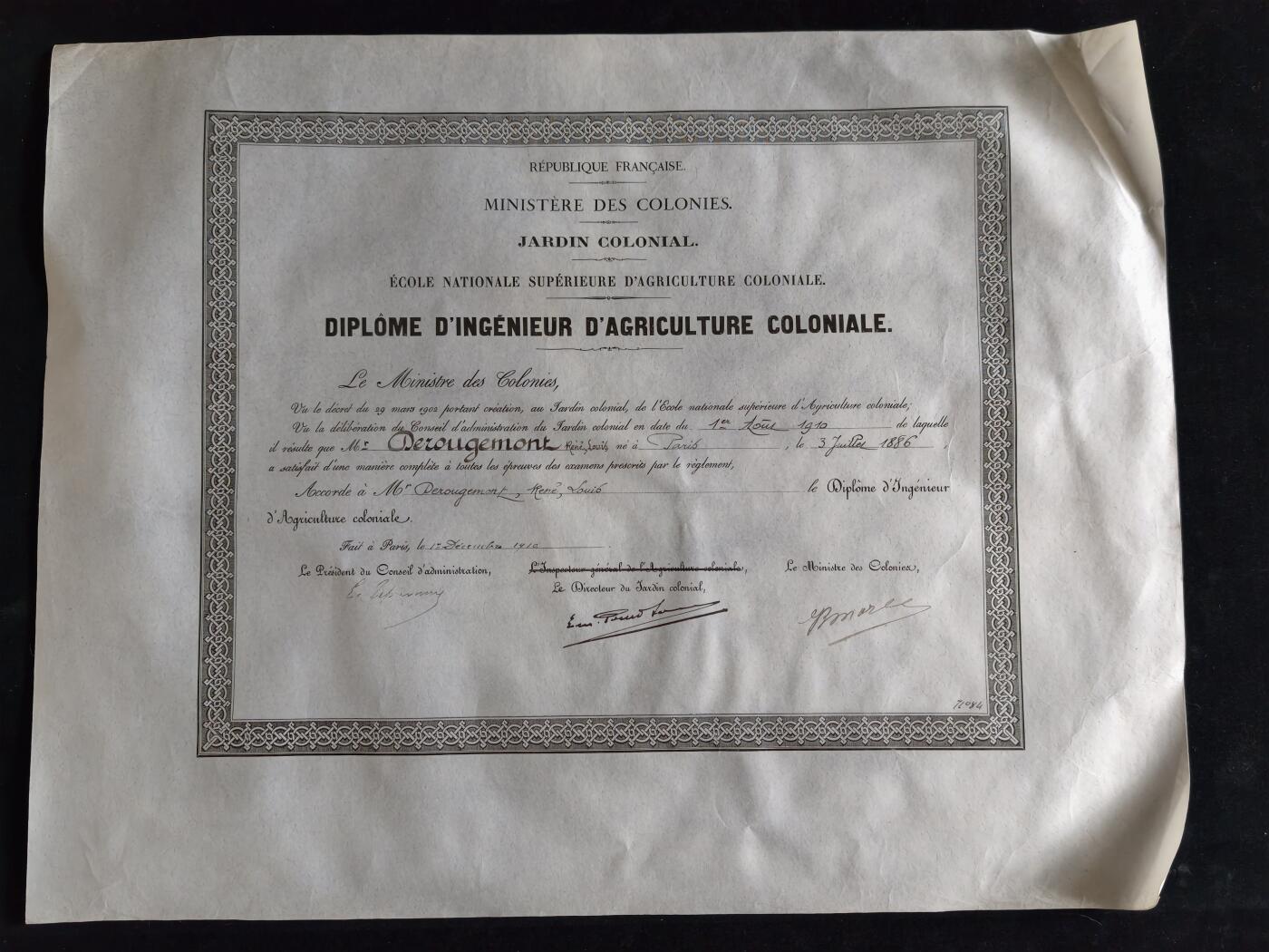 凯旋世界勋赏（第23期）（欢迎送拍）（对拍品有疑问请询问客服，不接受到手刀，出价默认拍品品相。请认真阅读拍卖规则！出价默认已认可！）（收到货请录制开箱视频，无视频概不处理问题。） 羊皮纸版本法属殖民农业工程师国家级文凭详解