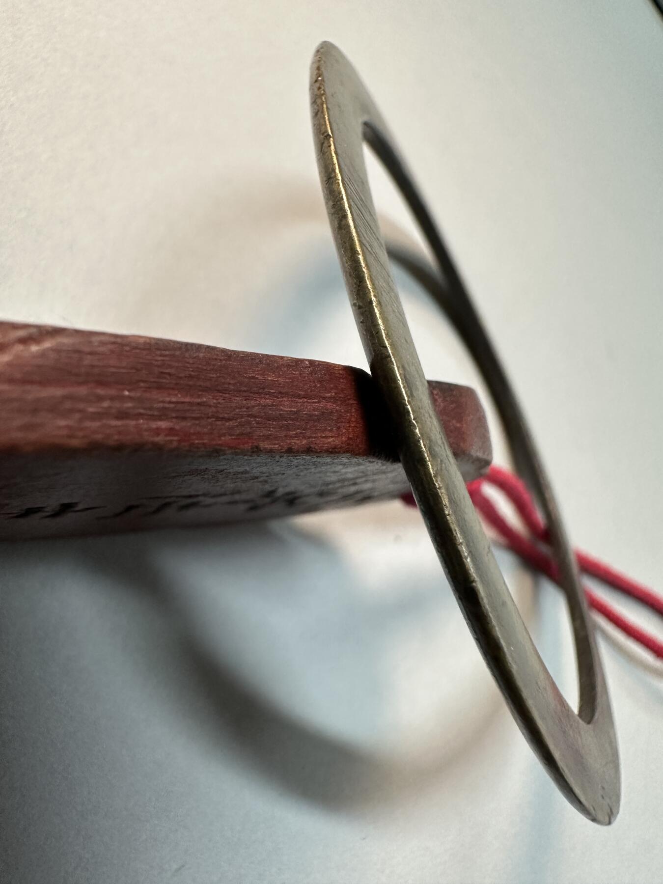 清代-民国 精品铜器专场 清代晚期老黄铜圆形刻花老镇纸