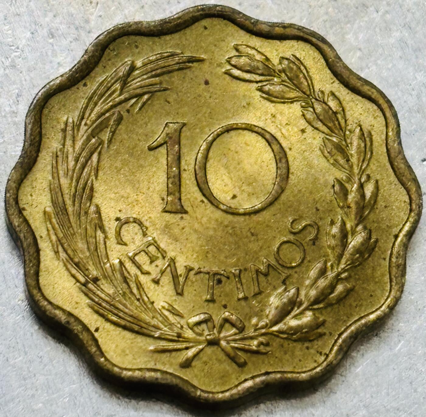 文馨钱币收藏第 300 场，银币，散币，小量德占比利时时期货币，长期接代拍业务 少见原铜光 1953 年巴拉圭自由帽狮子王 10 分铜币，独年份