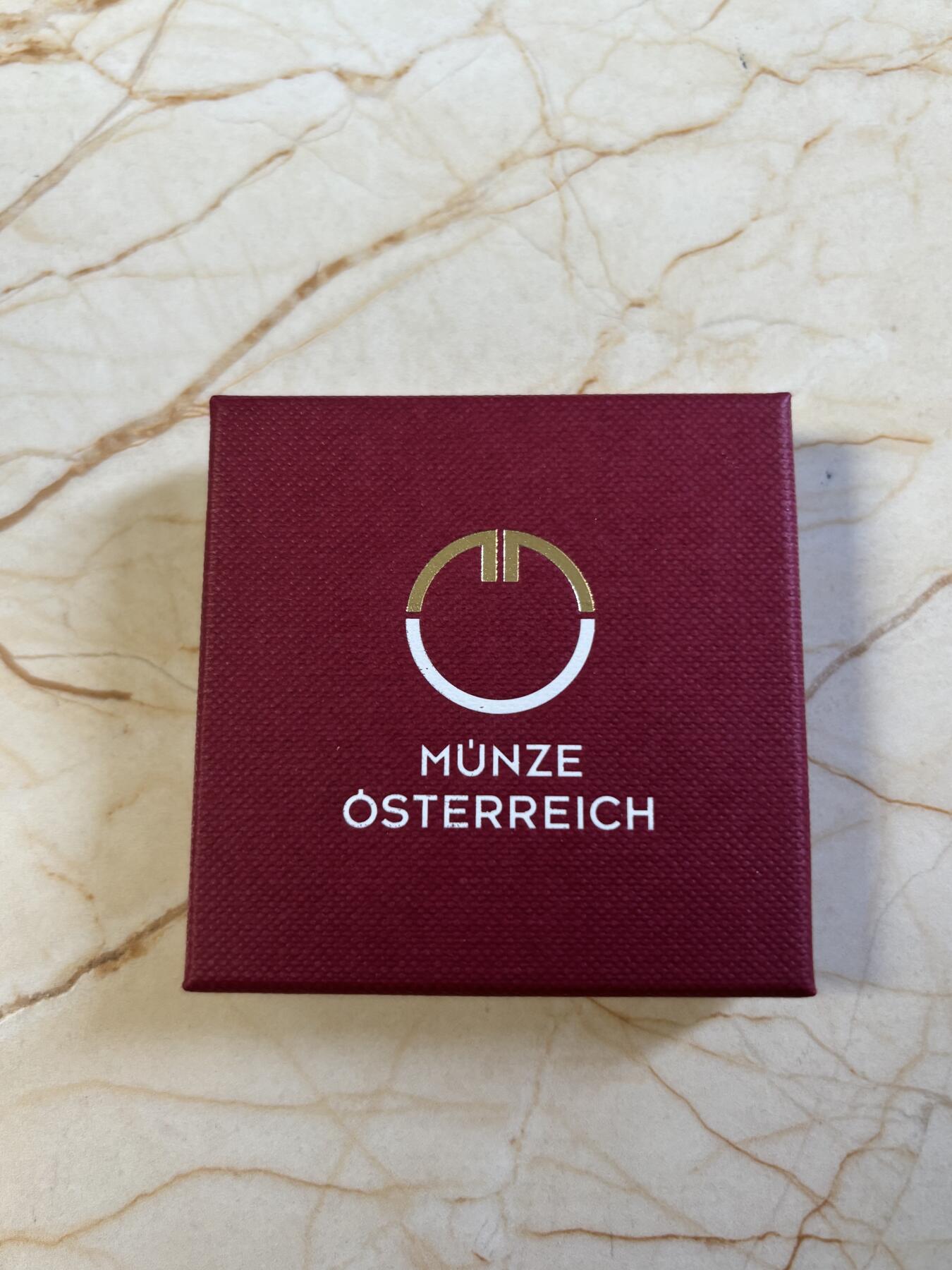 第197期拍卖 奥地利2011年火星探险机器人25欧纪念银铌双色银币，900银/铌998，重量:15.5克（9克银，6.5克铌），发行：65000枚