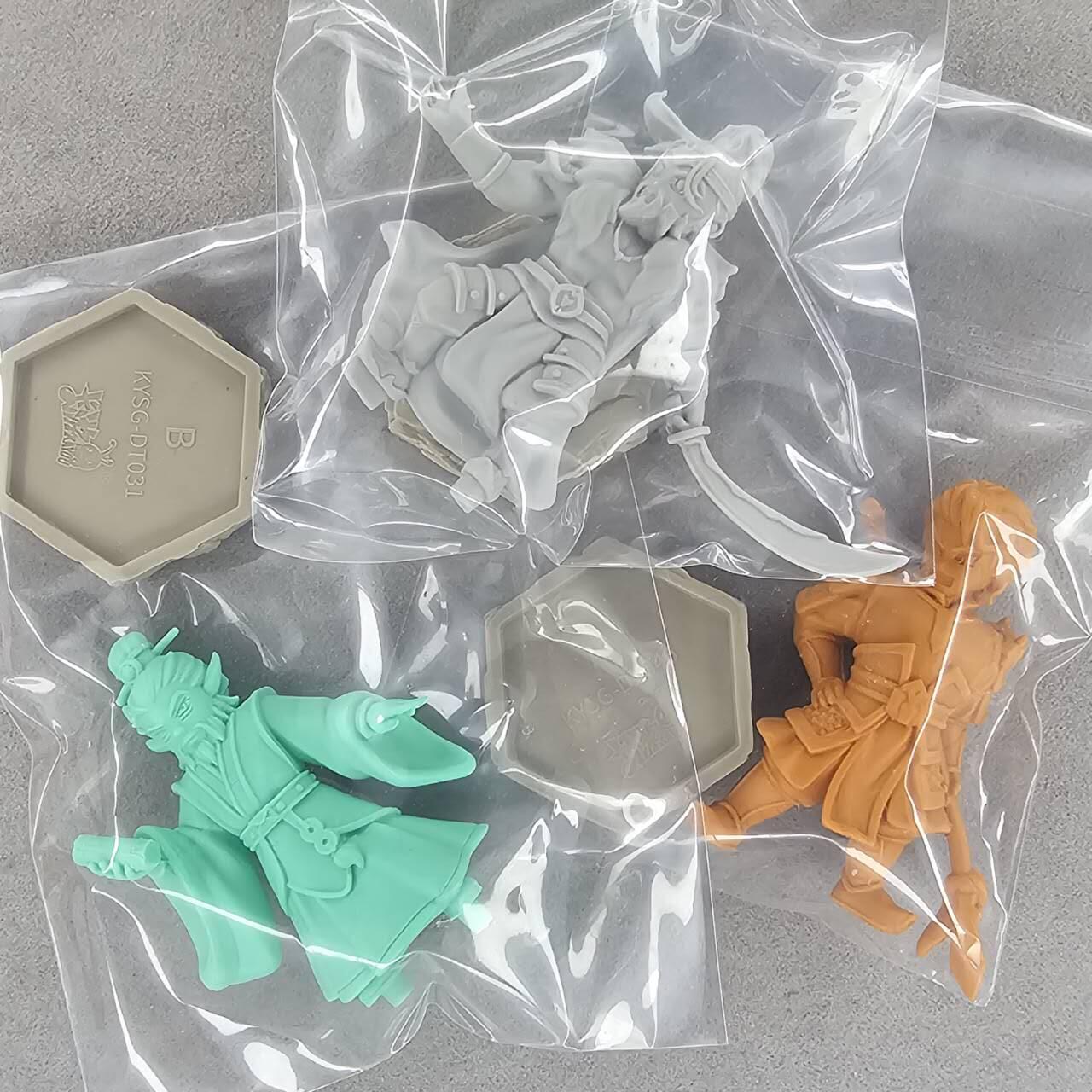 龙虎卡牌-八三场（满200元包邮，无佣金，每周六结拍，欢迎送拍） 卡游三国 不凡橡皮人3款 7