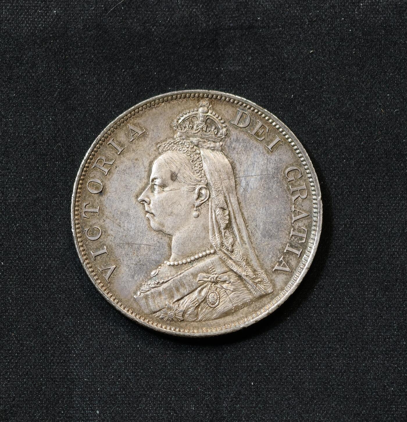 甄臻铺-世界币章拍卖（第60期），甄品场拍品征集中，送拍享返佣金等优惠多多