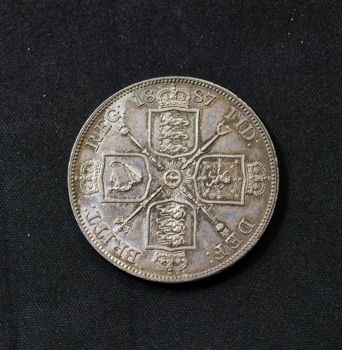 甄臻铺-世界币章拍卖（第60期），甄品场拍品征集中，送拍享返佣金等优惠多多