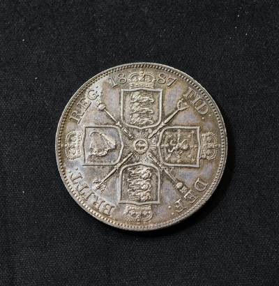 甄臻铺-世界币章拍卖（第60期），甄品场拍品征集中，送拍享返佣金等优惠多多 1887年双弗洛林，黑五彩很好看，脸上有伤