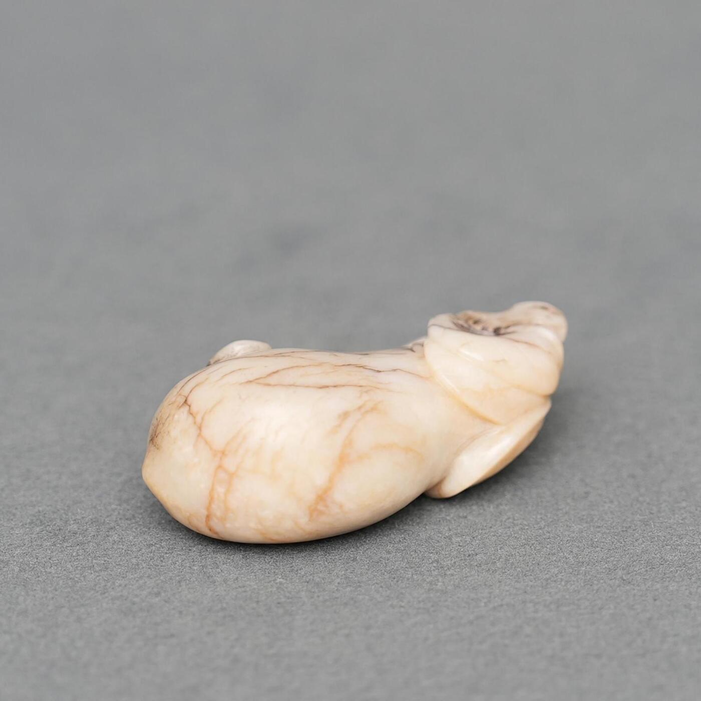 碧月说宝.韫玉流光-南京文物公司明清玉器专场（一） 黑沁瓜果圆雕