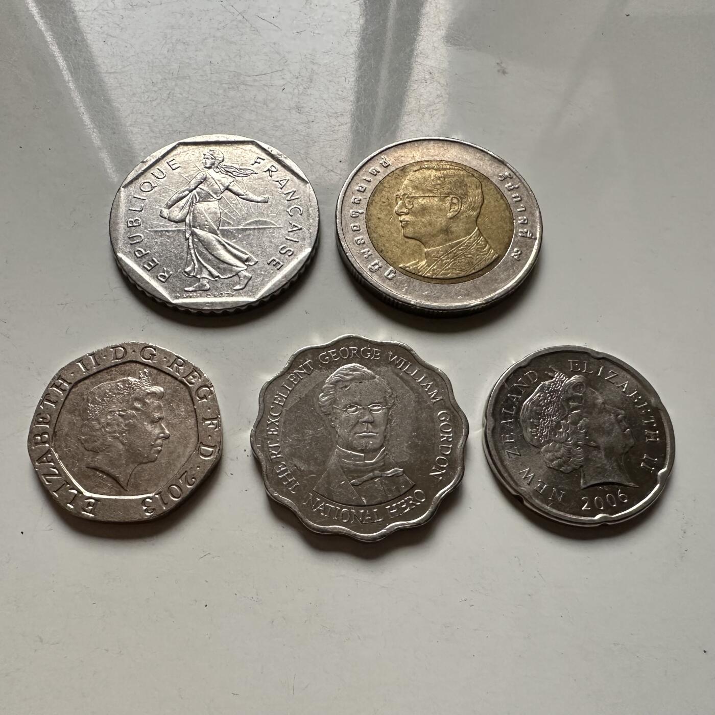 🌹外币初藏🌹🐯2026年第42场   每周二四六晚8️⃣点  散币一组5枚