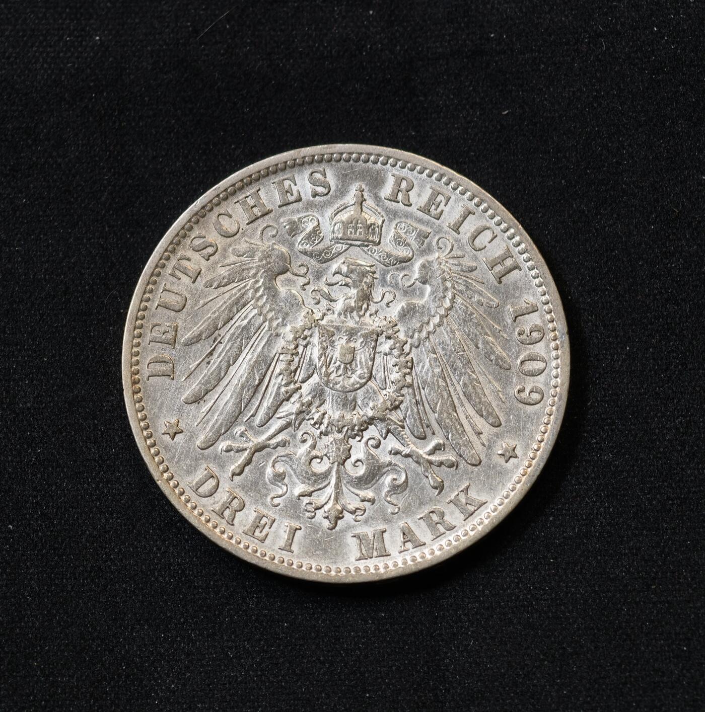 甄臻铺-世界币章拍卖（第60期），甄品场拍品征集中，送拍享返佣金等优惠多多