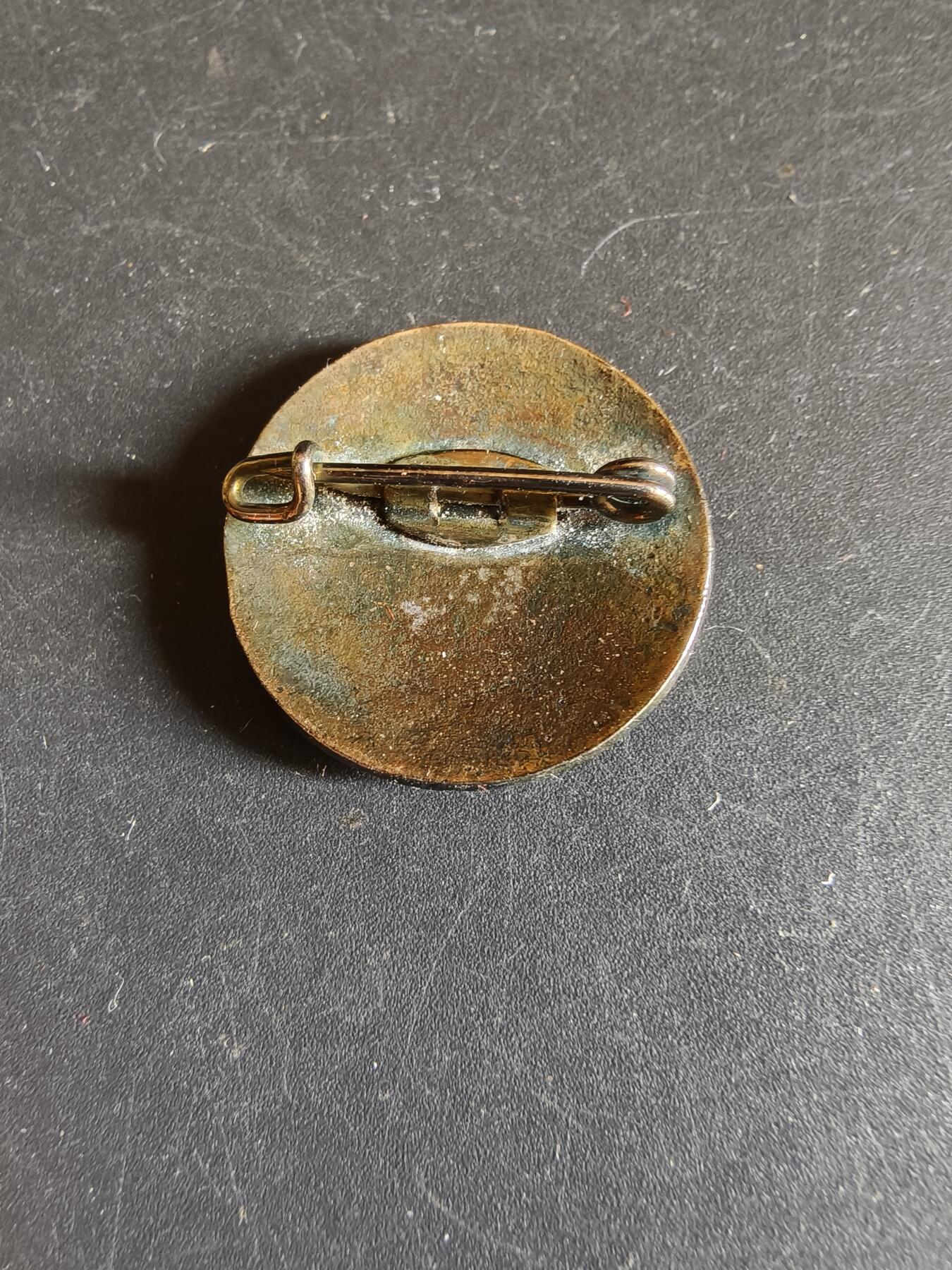 老王徽章第192期 德三小胡子青年团“德国工人青年”分支组织成员证章