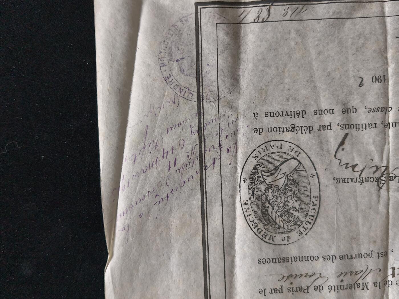 凯旋世界勋赏（第23期）（欢迎送拍）（对拍品有疑问请询问客服，不接受到手刀，出价默认拍品品相。请认真阅读拍卖规则！出价默认已认可！）（收到货请录制开箱视频，无视频概不处理问题。） 羊皮纸版本巴黎医学院一级助产士执业资格证书