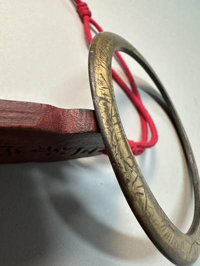 清-民国-建国｜老铜器专场.伍 清代晚期老黄铜圆形刻花老镇纸