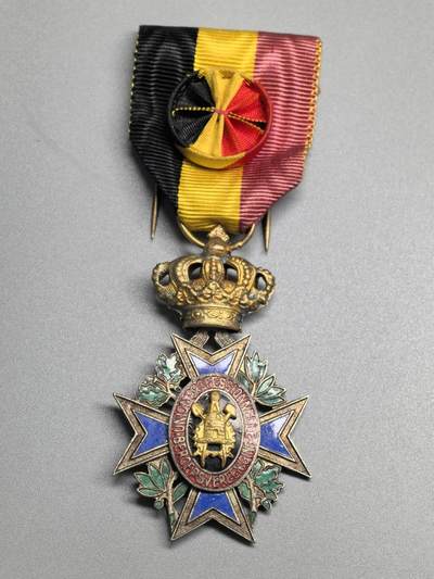 小驴勋章奖章收藏4月18日周六晚六点拍卖（珍爱和平，收藏战争，铭记历史，勿忘国耻，忠党爱国。有偿代拍，送拍规则在简介最后，参拍须阅读规则后再参拍，关系到运费包装发货时效真假辨别等关键信息，拍卖时不再发原图，看大图店主微信码在拍卖店铺介绍里或者找我要） 比利时劳动荣誉奖章