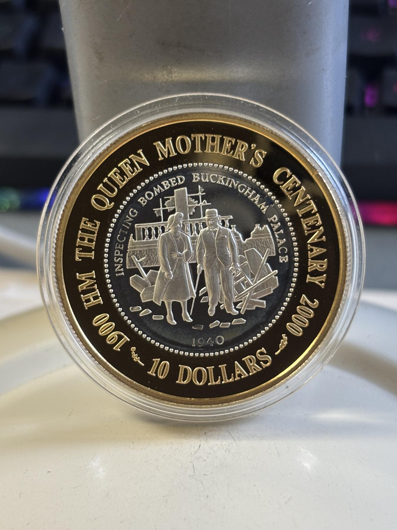 第197期拍卖 所罗门群岛2000年女王视察轰炸后的伦敦镀金银币28.28克，925银，银价491