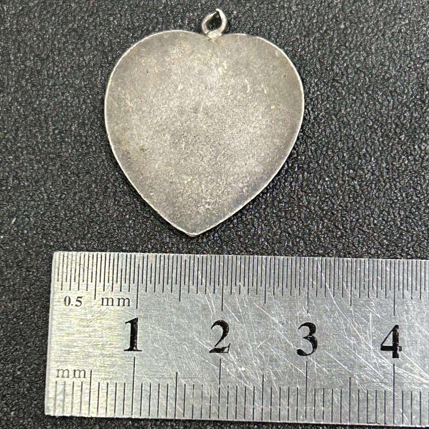 西秦中古拍卖第八十四期  纯银龙纹纪念章 重4.8克