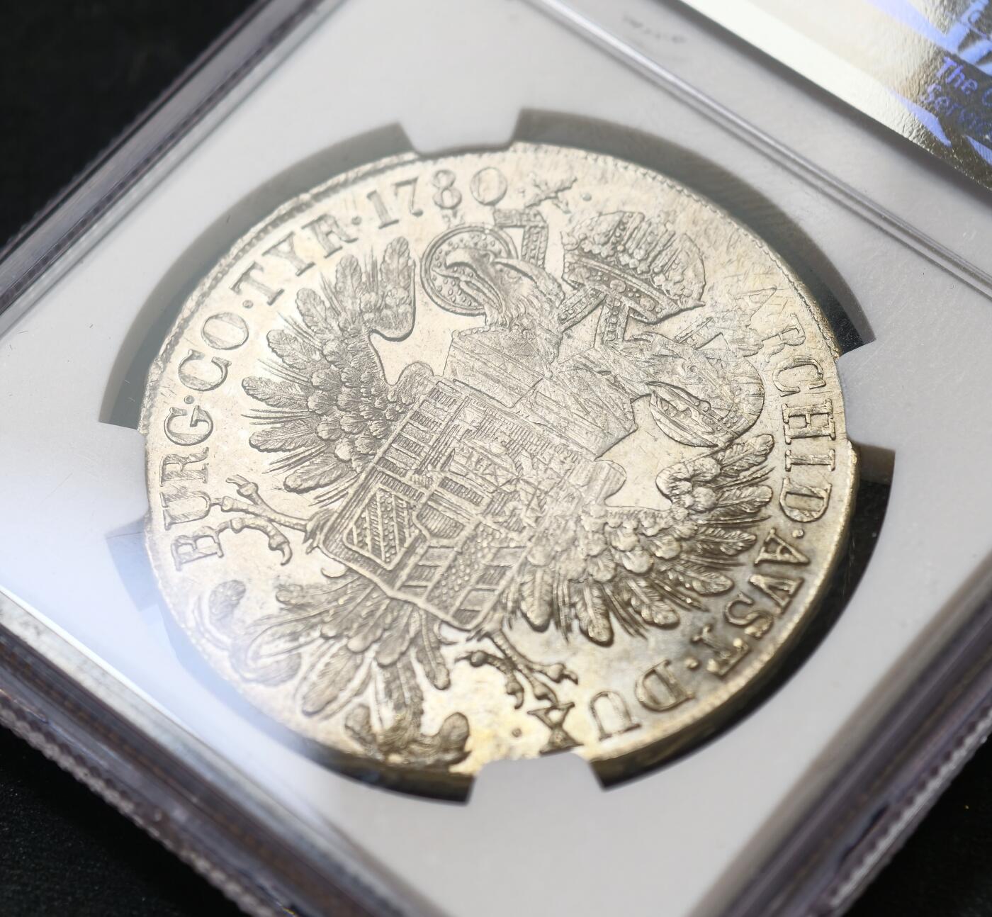 甄臻铺-世界币章拍卖（第60期），甄品场拍品征集中，送拍享返佣金等优惠多多