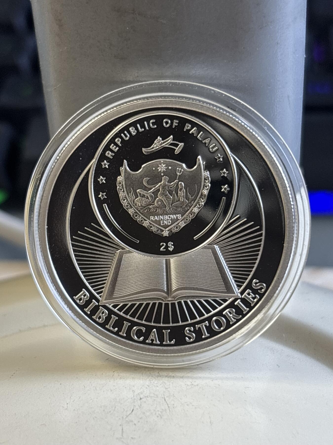 第197期拍卖 帕劳2011年故事系列亚当和夏娃半盎司精制纪念银币带证书，925银，15.5克，发行1000枚