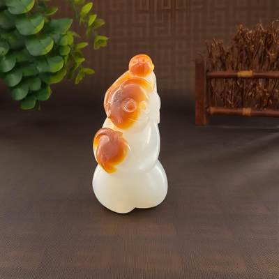 碧月说宝.君子怀瑾·当代和田玉清风专场(九) 红皮白肉籽料生肖猴吊坠