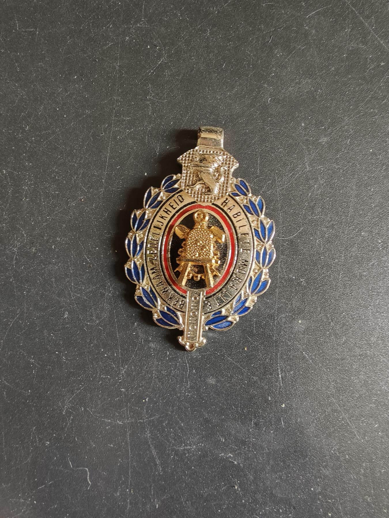 老王徽章第192期 比利时劳工奖章    无上挂