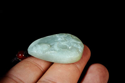 上海都达杂项专场102【全场包邮】  天然和田玉精雕《持莲观音》挂件97-45