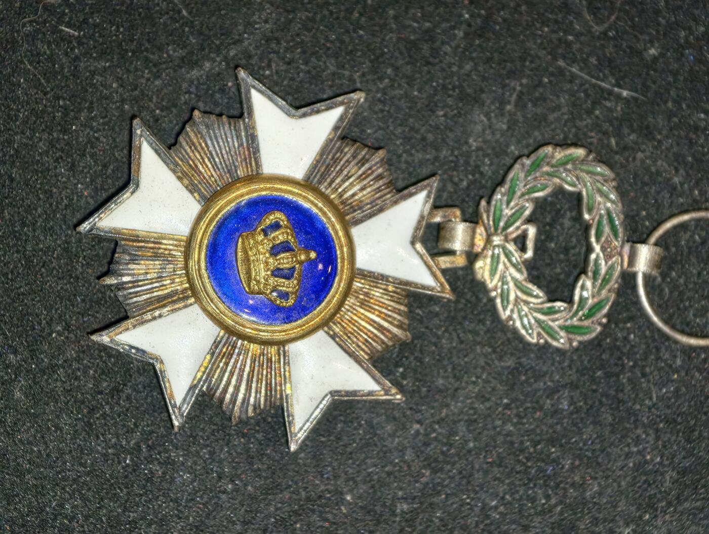 凯旋世界勋赏（第23期）（欢迎送拍）（对拍品有疑问请询问客服，不接受到手刀，出价默认拍品品相。请认真阅读拍卖规则！出价默认已认可！）（收到货请录制开箱视频，无视频概不处理问题。） 比利时王国勋章标本