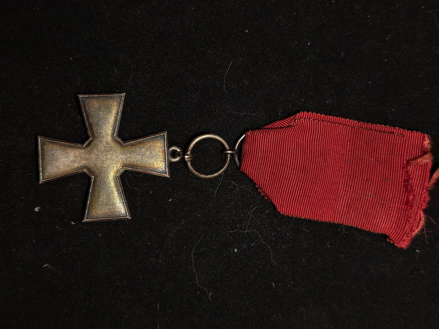 凯旋世界勋赏（第23期）（欢迎送拍）（对拍品有疑问请询问客服，不接受到手刀，出价默认拍品品相。请认真阅读拍卖规则！出价默认已认可！）（收到货请录制开箱视频，无视频概不处理问题。） 芬兰雄狮勋章 银质珐琅