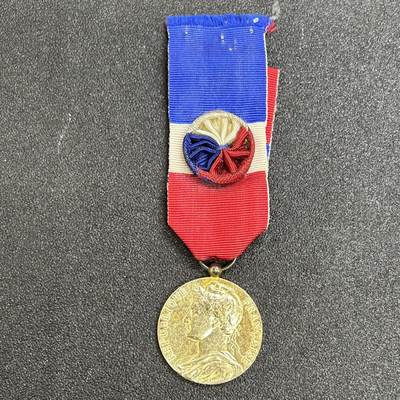 西秦中古拍卖第八十五期  法国一级劳动奖章 银制 有1字纯银标 