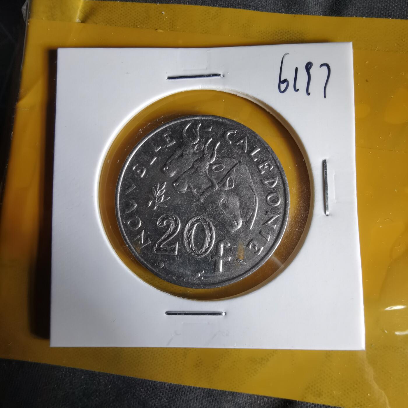 沼泽如烟--第1061场 法属新喀里多尼亚1990年20法郎