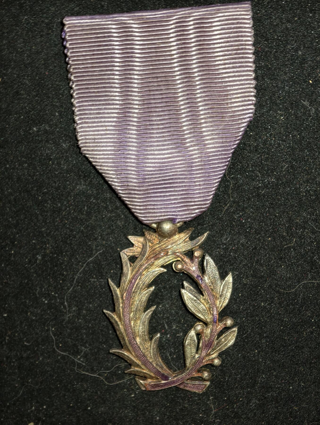 凯旋世界勋赏（第23期）（欢迎送拍）（对拍品有疑问请询问客服，不接受到手刀，出价默认拍品品相。请认真阅读拍卖规则！出价默认已认可！）（收到货请录制开箱视频，无视频概不处理问题。） 单面棕榈叶勋章