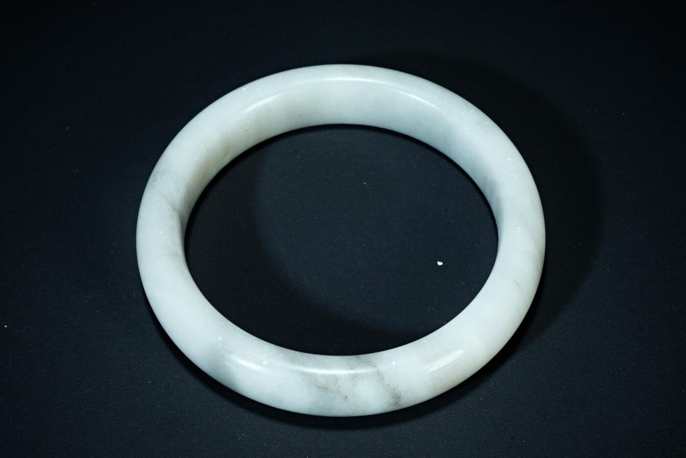 上海都达杂项专场八十一【全场包邮】  天然和田玉青花籽料贵妃手镯97-17