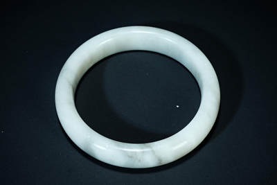 上海都达杂项专场103【全场包邮】  天然和田玉青花籽料贵妃手镯97-17