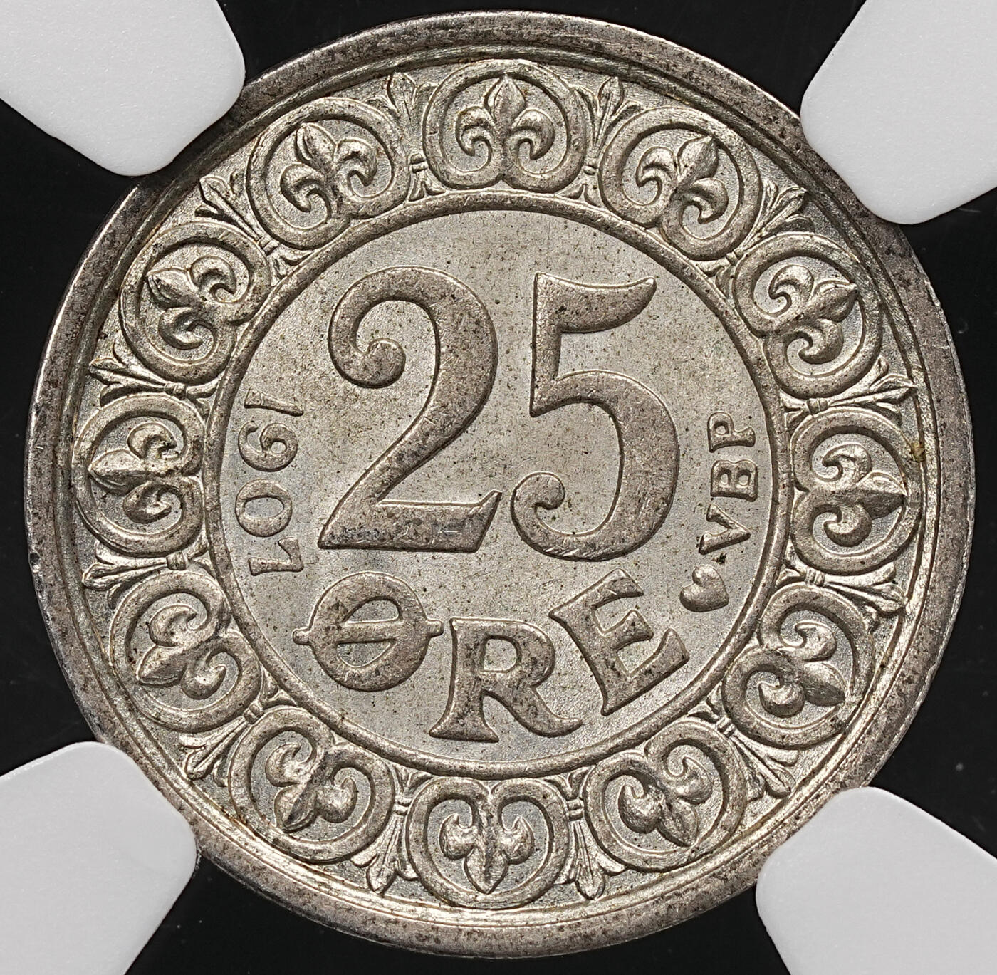 修遠堂世界钱币第112期 NGC MS65 1907年丹麦25欧尔银币