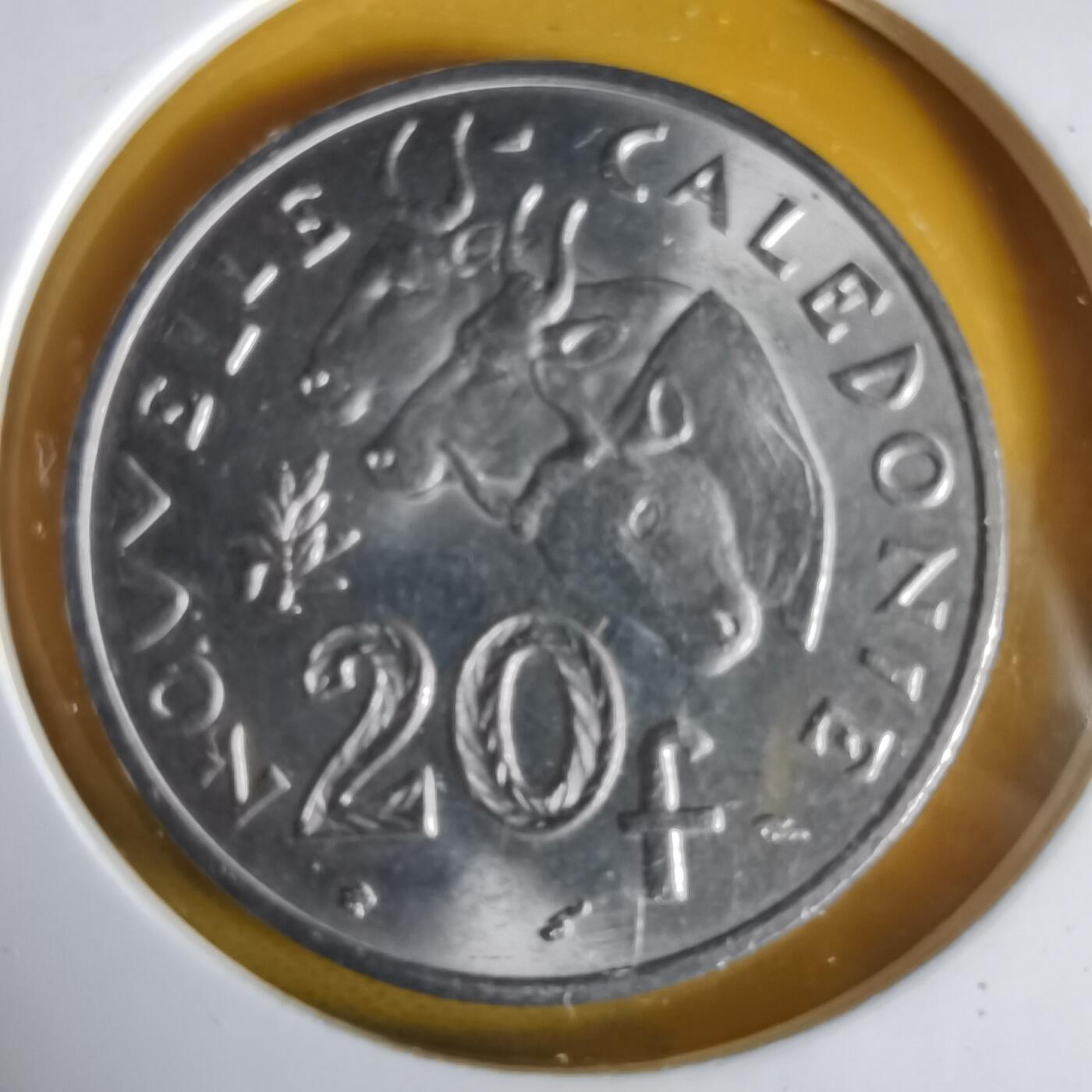 沼泽如烟--第1061场 法属新喀里多尼亚1977年20法郎